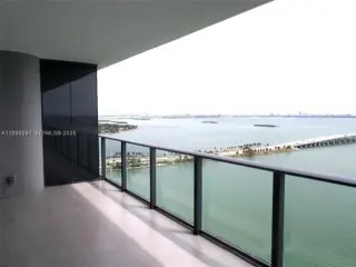 Propiedad en alquiler con 1 dormitorio y 1.5 baños en Miami