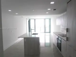 Propiedad en alquiler con 1 dormitorio y 1.5 baños en Miami