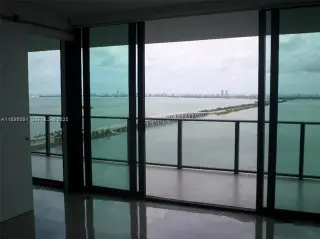 Propiedad en alquiler con 1 dormitorio y 1.5 baños en Miami