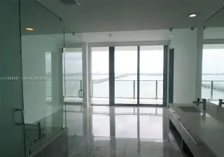 Propiedad en alquiler con 1 dormitorio y 1.5 baños en Miami