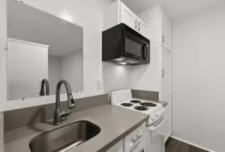 1 Bed 1 Bath Ap in Los Angeles
