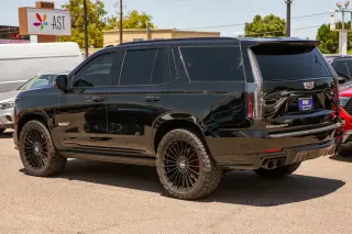 2025 CADILLAC Escalade-V