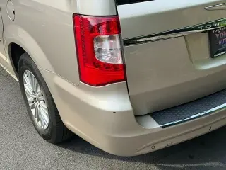 2015 Chrysler Town & Country Touring-L