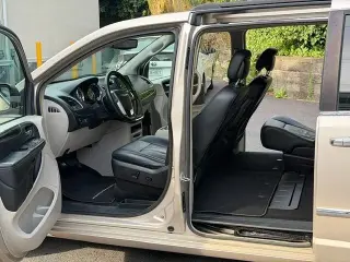 2015 Chrysler Town & Country Touring-L