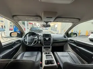 2015 Chrysler Town & Country Touring-L