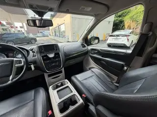 2015 Chrysler Town & Country Touring-L