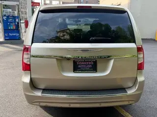 2015 Chrysler Town & Country Touring-L