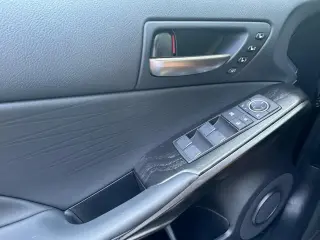 2023 Lexus IS