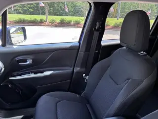 2018 Jeep Renegade Latitude FWD