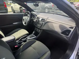 2011 Chrysler 200