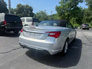 2011 Chrysler 200