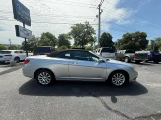 2011 Chrysler 200