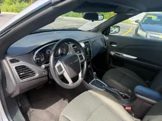 2011 Chrysler 200