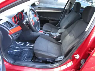 2011 MITSUBISHI LANCER
