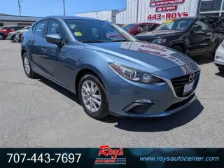 2014 Mazda Mazda3 i Touring 4-Door Sedan