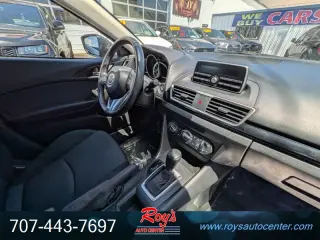 2014 Mazda Mazda3 i Touring 4-Door Sedan