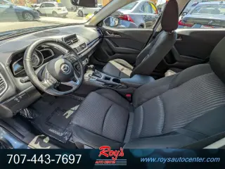 2014 Mazda Mazda3 i Touring 4-Door Sedan