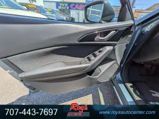 2014 Mazda Mazda3 i Touring 4-Door Sedan