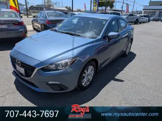 2014 Mazda Mazda3 i Touring 4-Door Sedan