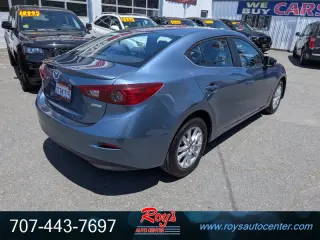 2014 Mazda Mazda3 i Touring 4-Door Sedan