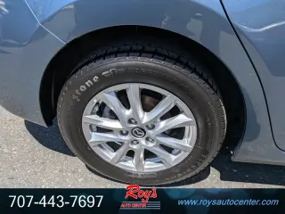 2014 Mazda Mazda3 i Touring 4-Door Sedan