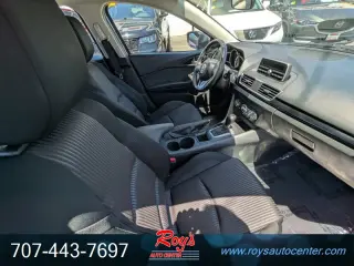 2014 Mazda Mazda3 i Touring 4-Door Sedan