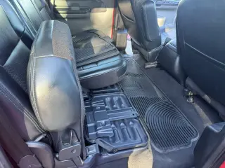 2004 Ford F-250 XLT 4-Door Truck