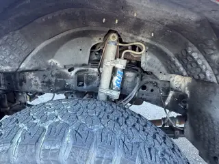 2004 Ford F-250 XLT 4-Door Truck