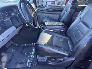 2004 Ford F-250 XLT 4-Door Truck