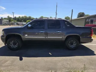 2011 Chevrolet Avalanche LTZ