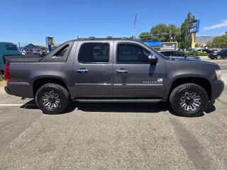 2011 Chevrolet Avalanche LTZ