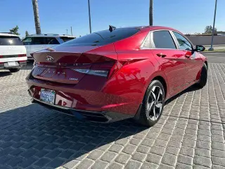 Hyundai ELANTRA 2023