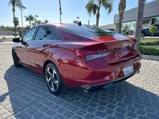 Hyundai ELANTRA 2023