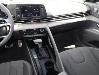 Hyundai ELANTRA 2026 SEL Sport 4dr Sedan