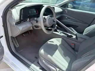 Hyundai ELANTRA 2026 SEL Sport 4dr Sedan