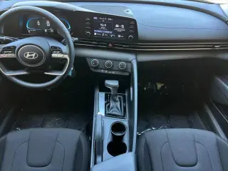 Hyundai ELANTRA 2026 SE 4dr Sedan