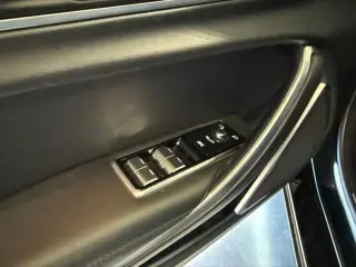 Jaguar XF 2023 P250 SE 4dr Sedan