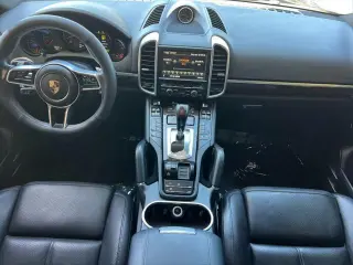 Porsche Cayenne 2016 AWD 4dr SUV