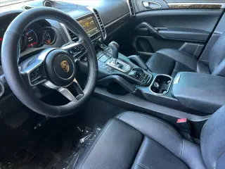 Porsche Cayenne 2016 AWD 4dr SUV