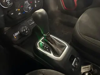 Jeep Renegade 2023 4x4 Trailhawk 4dr SUV