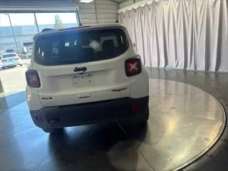 Jeep Renegade 2023 4x4 Trailhawk 4dr SUV