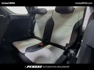 Land Rover Discovery 2023 AWD P360 S R-Dynamic 4dr SUV