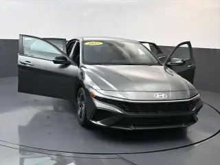 Hyundai ELANTRA 2025 SEL Sport 4dr Sedan