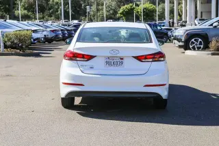 Hyundai ELANTRA 2018 SE 4dr Sedan 6M (US)