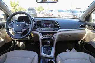 Hyundai ELANTRA 2018 SE 4dr Sedan 6M (US)