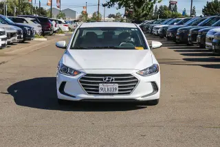 Hyundai ELANTRA 2018 SE 4dr Sedan 6M (US)