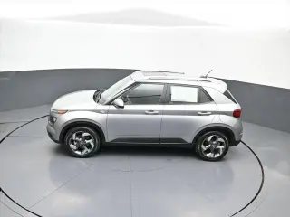 Hyundai VENUE 2024 SEL 4dr Crossover