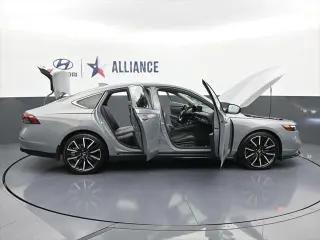 Honda Accord Hybrid 2025 Touring 4dr Sedan