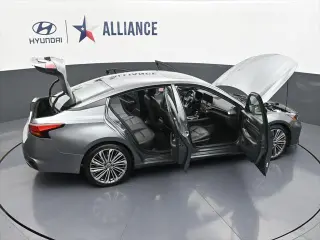 Nissan Altima 2023 2.5 SL 4dr Sedan