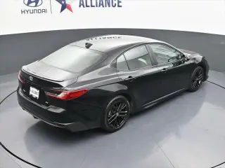 Toyota Camry 2025 SE 4dr Sedan
